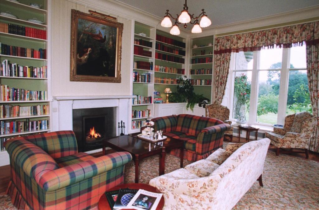 Glengarry Castle Hotel Инвъргари Екстериор снимка